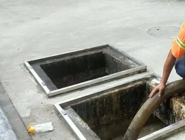南湖化粪池清理